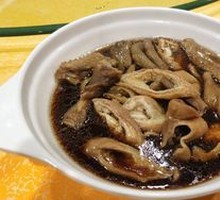 Braised Pig Trotter, Chicken Wings and Intestines