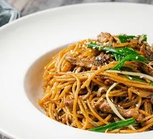 Black Pepper Beef Noodles