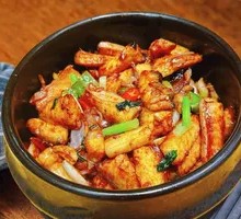 Stone Pot Eel and Rice Cake Stir-fry