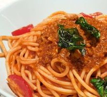 Fresh Tomato Meat Sauce Pasta