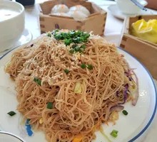 Stir-Fried Rice Noodles with Three Threads