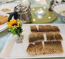 Braised Fish Skin with Vegetable and Meat Filling