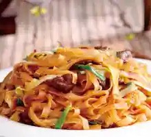 Stir-Fried Beef Rice Noodles