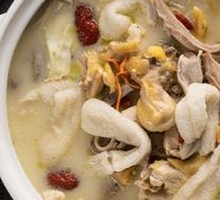 Yunnan Bamboo Shoot Pig's Trotter Chicken Soup
