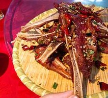 Hand-grabbed Pork Ribs