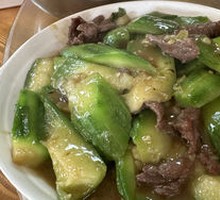 Loofah and Beef Stir-fry