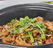 Herbal Qingyuan Chicken Pot
