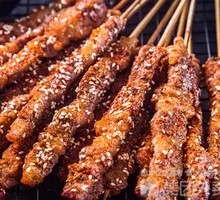 Charcoal-Grilled Beef Skewers