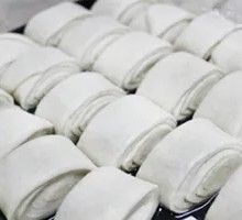 Flower-shaped steamed bun