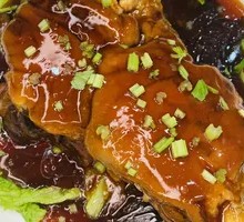 Dongpo Whole Pig's Elbow