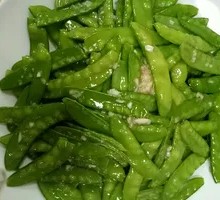 Garlic Stir-Fried Snow Peas