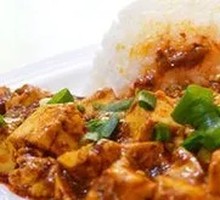 白菜木耳爆豆腐盖饭