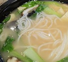 云南时令菌类米线