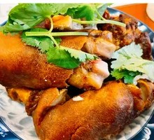 Braised Pork Trotters in Soy Sauce