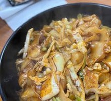 Braised Beef Stir-Fried with Knife-Sliced Noodles