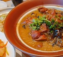 Stir-fried Chicken with Chanterelles