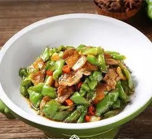 Stir-fried Pork with Long Green Chili