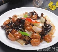 白菜木耳爆豆腐饭