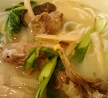 Old Duck Soup Rice Noodles