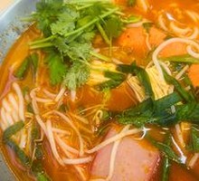 招牌炸酱肥汁米线