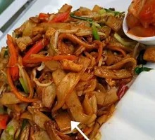 Stir-Fried Rice Noodles with Pork