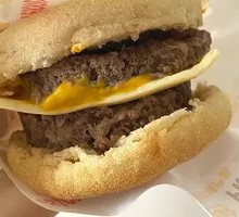 炙烤手作牛肉汉堡