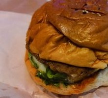 招牌手作牛肉汉堡