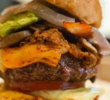 炙烤培根牛肉堡