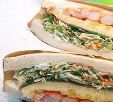 浓芝士厚蛋蟹柳三明治