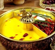 红锅养颜花胶鸡鸳鸯锅