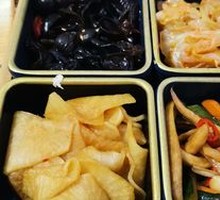 Four-Section Cold Dishes