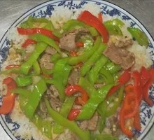 青椒炒肉盖饭