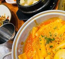 Ramen and Rice Cake Stir-Fry