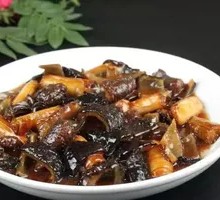 Scallion-Braised Water Chestnut with Sea Cucumber