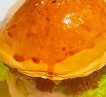 经典芝士牛肉堡