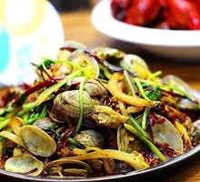 Spicy Stir-Fried Clams