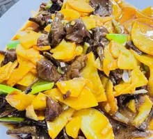 Stir-Fried Mushrooms with Potatoes