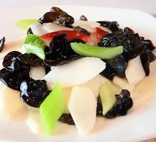 Black fungus stir-fried with yam