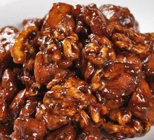 Stir-Fried Chicken with Almonds in Sauce