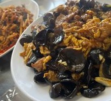 Sour Stir-Fried Egg with Wood Ear Mushrooms