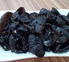 Cold-mixed black fungus
