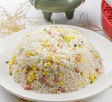 青椒鸡蛋火腿炒饭