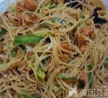 Egg and Beef Brisket Fried Rice Noodles