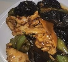 Luffa Chicken Slices with Wood Ear Mushrooms