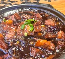 Braised Pork Belly in Clay Pot
