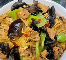 腐竹木耳烧肉