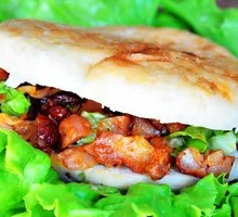 Lao Tongguan Meat Sandwich