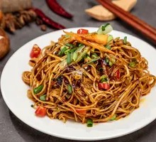 Chicken Leg Stir-Fried Noodles