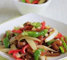 洋葱炒肉拌面