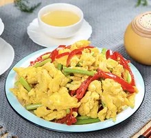 蒜台鸡蛋盖饭